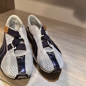 Casual lifestyle Puma Velcro closure shoes, for after workouts/walking